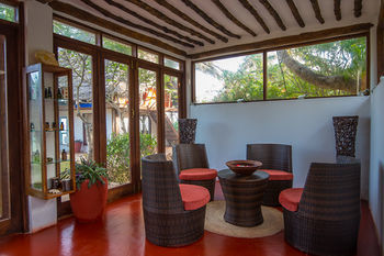 House Hotel